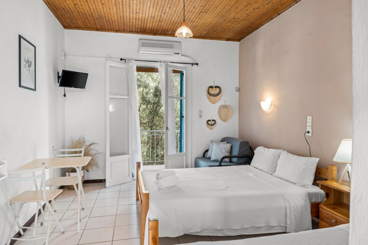 Oceanis Rooms Mikros Gialos Dış mekan fotoğraf