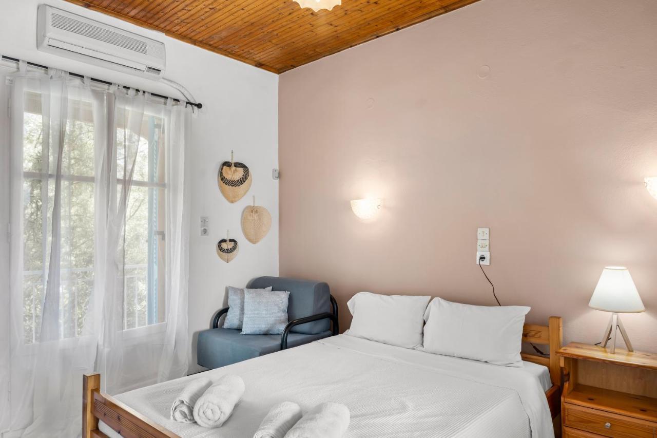 Oceanis Rooms Mikros Gialos Dış mekan fotoğraf